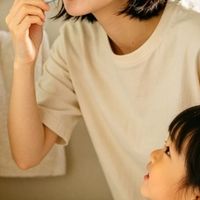 老烟民牙黄口臭还敏感？去烟渍牙膏十大排名这样挑更稳