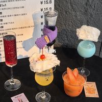 9.9一杯的酒馆正在各城冒头：低价潮打了大半年，哪种杯子值得喝、哪种帖子是卖课