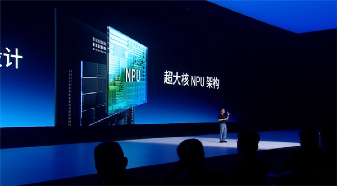 让AI学习物理规律推演万物 Momenta发布R7 Ultra世界模型