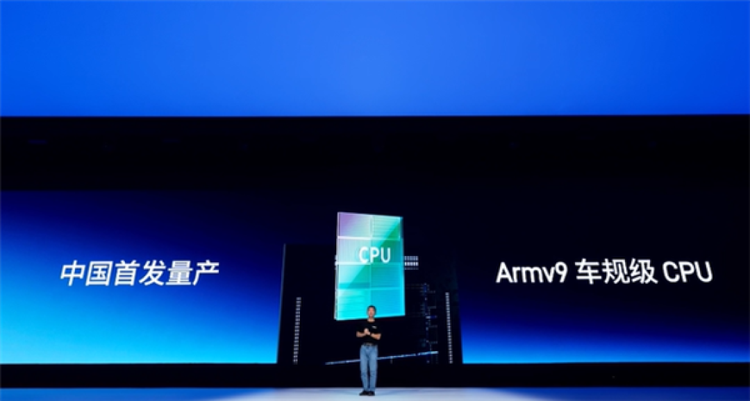 让AI学习物理规律推演万物 Momenta发布R7 Ultra世界模型