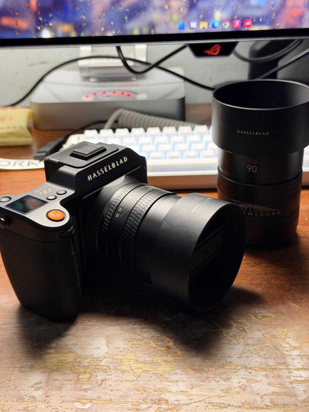 双11中画幅决赛圈:哈苏X2D II还是富士GFX100S II?摊开三本换机主的账,答案真不在画质上