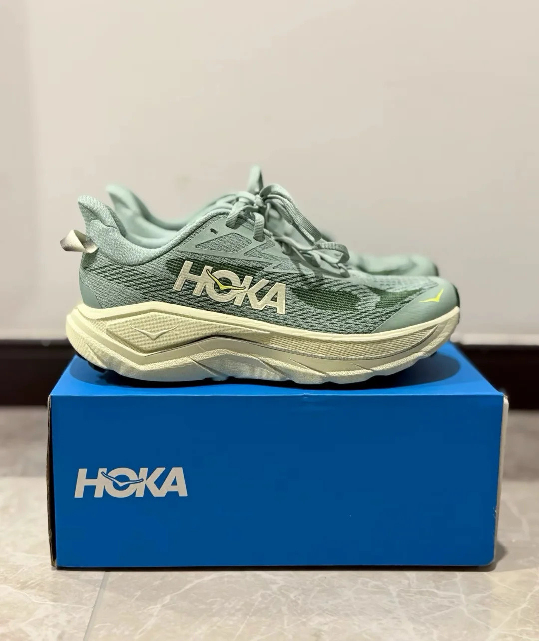 官方价1099、双11到手467：HOKA挑8的腰斩是真的，