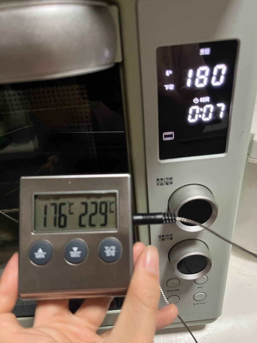 烤箱显示180℃，可能只有155℃：新机到手先测一次温差