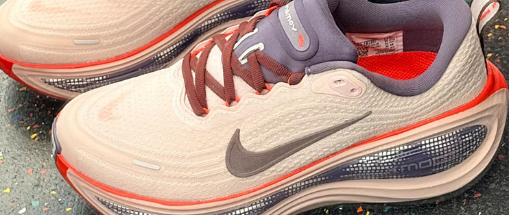 Nike Vomero Plus｜ZoomX软弹加持，长距离慢跑本命跑鞋