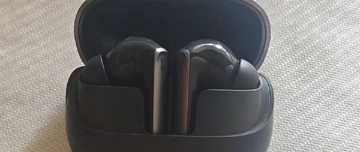 绿联 T8 深度降噪，一键解锁安静独处空间