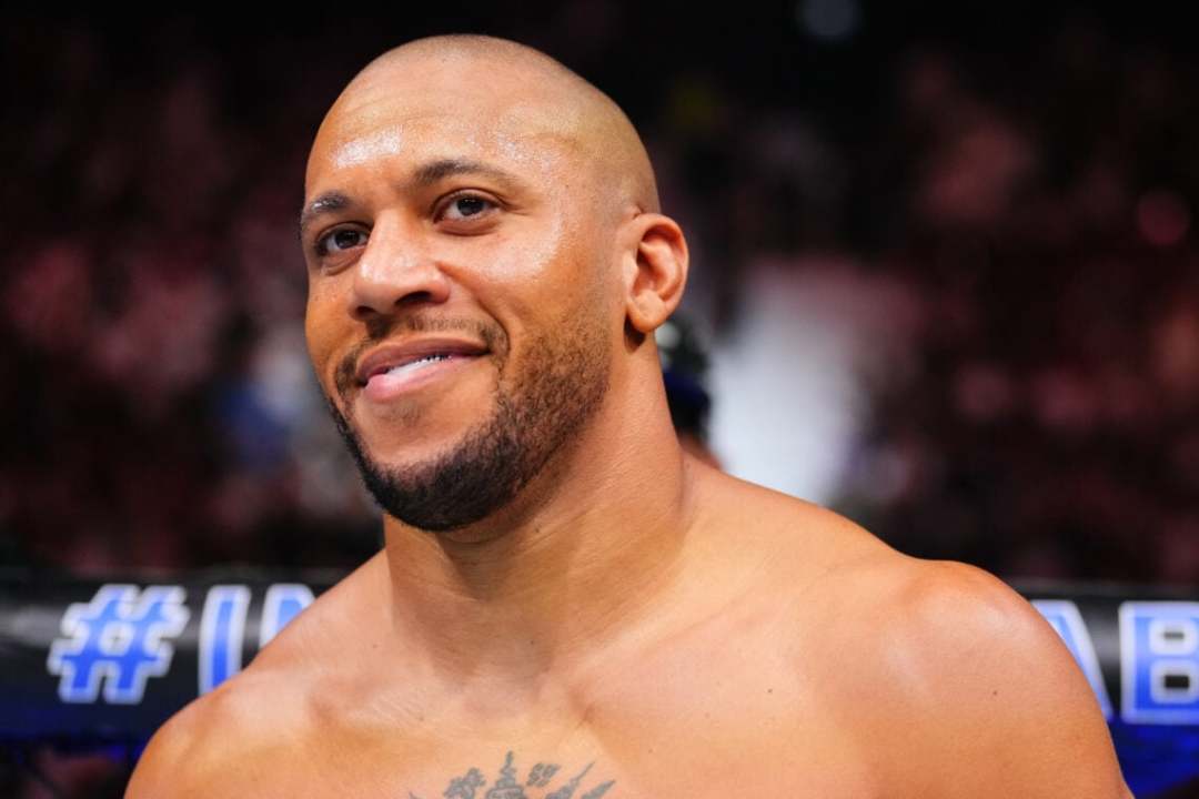 UFC334:冠军是扶正的,挑战者是个“大嘴”,这条重量级金腰带谁都不服