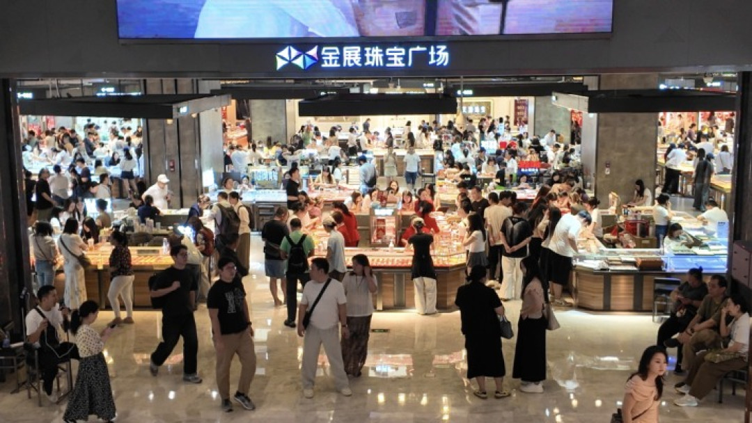 金店手镯一天补3次货都抢不到，先看清这本352元的账