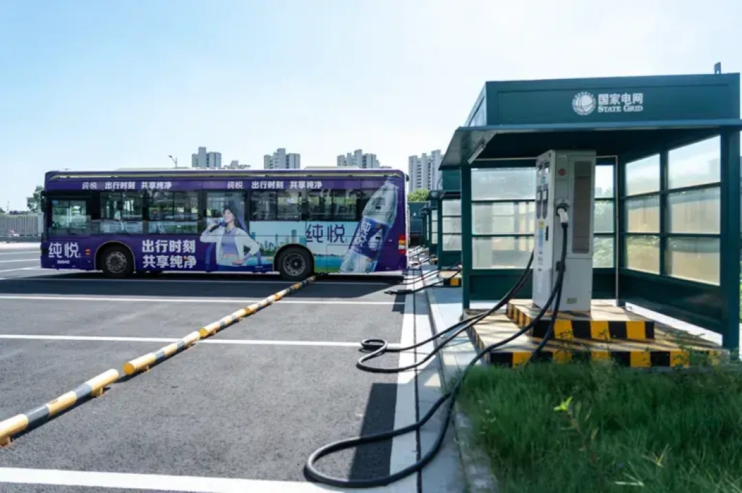 年会把“电车卖电”写进准入建议：抢开V2G放电前，先算清收益和折损这两笔账