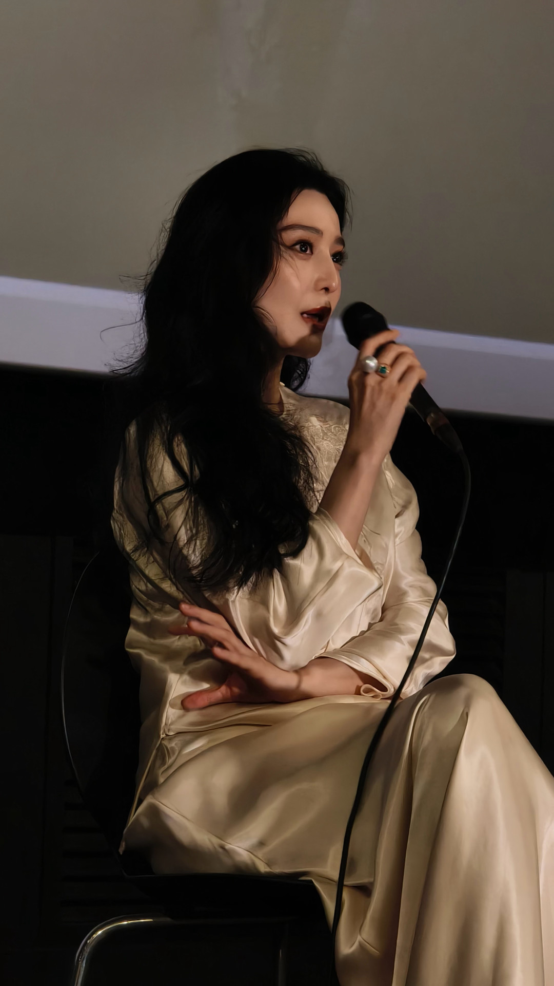 范冰冰的秋天影展行程表：两部片、一个致敬奖，和一个11月底才有答案的悬念
