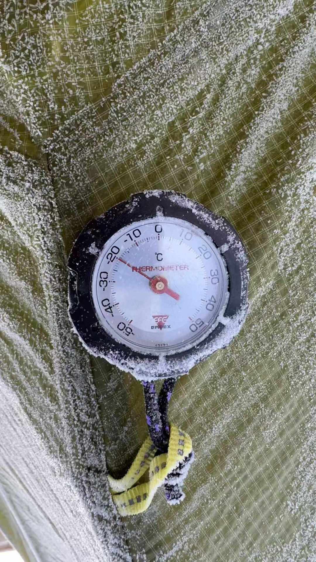 冬季营地第一个翻车的不是睡袋，是火：161条评论都在说同一件事——气罐冻住了，炉子点不着