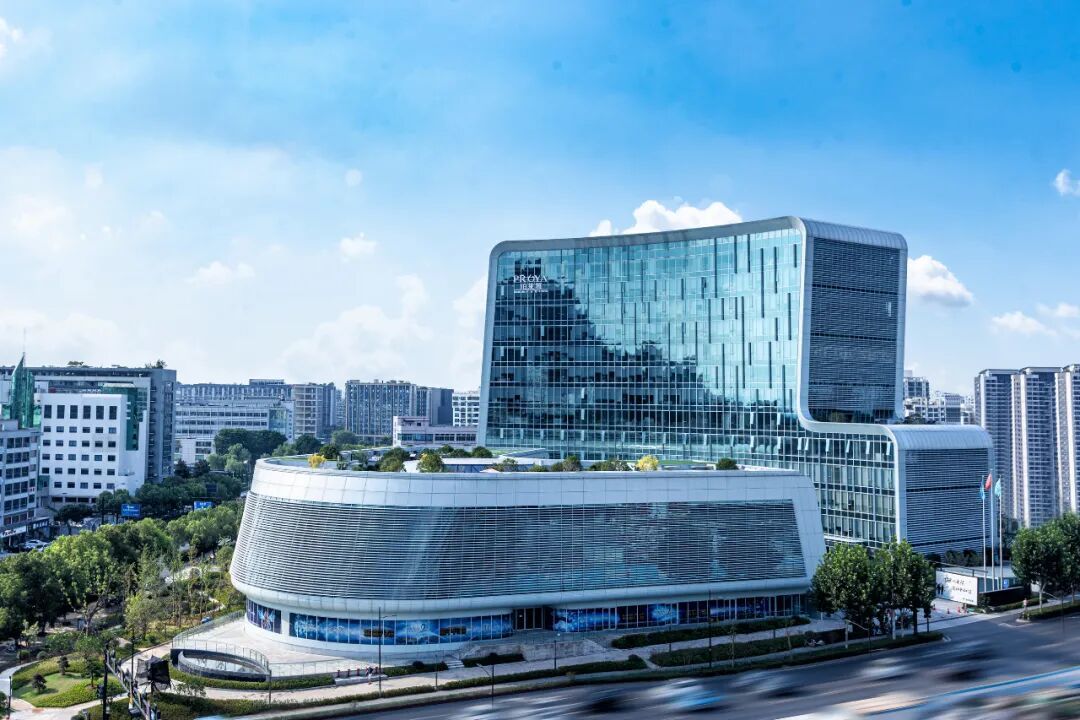珀莱雅前三季度营收超76亿元，第三季度单季同比增长29.76%；蜜雪集团与悦鲜活达成战略合作；滔搏与NBA战略合作升级｜消研所周报