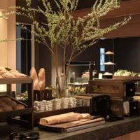 五星酒店把自助卖成了食堂：12888元的年卡，40元的剩菜盲盒
