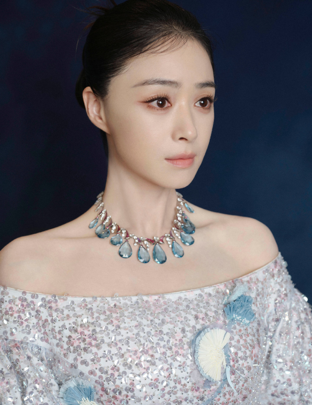 蒋欣没拿到金鹰奖,但宋莹给她打了个电话