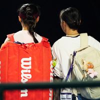 孙心然救赛点逆转7号种子,16岁首进巡回赛八强