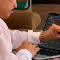 苹果首款触屏MacBook Pro，22999元值得买吗？