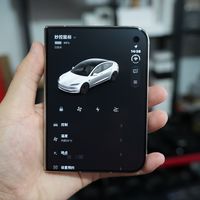 折叠屏手机控车谁适配了？特斯拉暂居唯一，理想：等买到手机