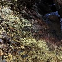 冰岛"空心火山"：直降120米，4000年的岩浆房竟是空的