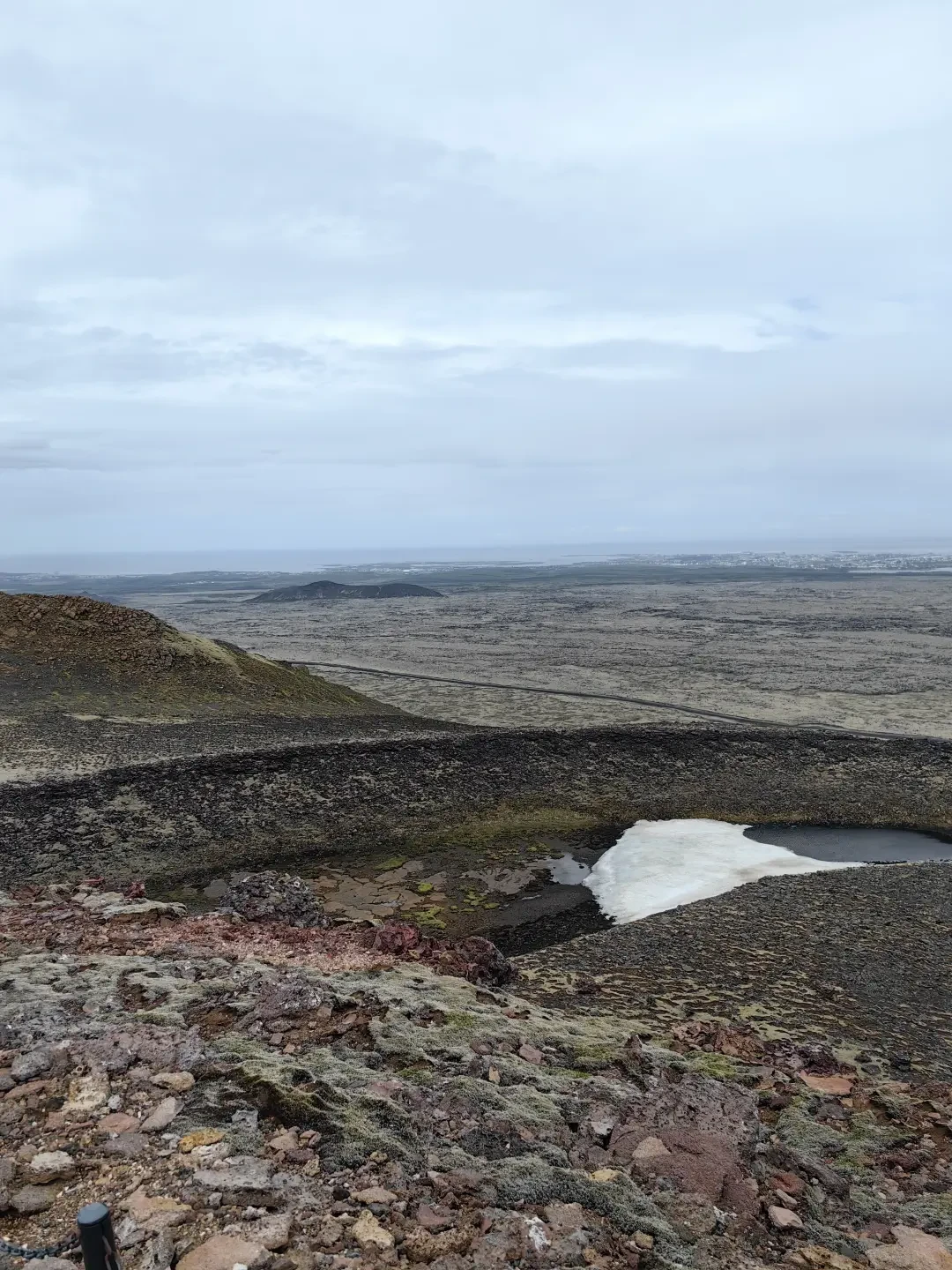 冰岛"空心火山"：直降120米，4000年的岩浆房竟是空的