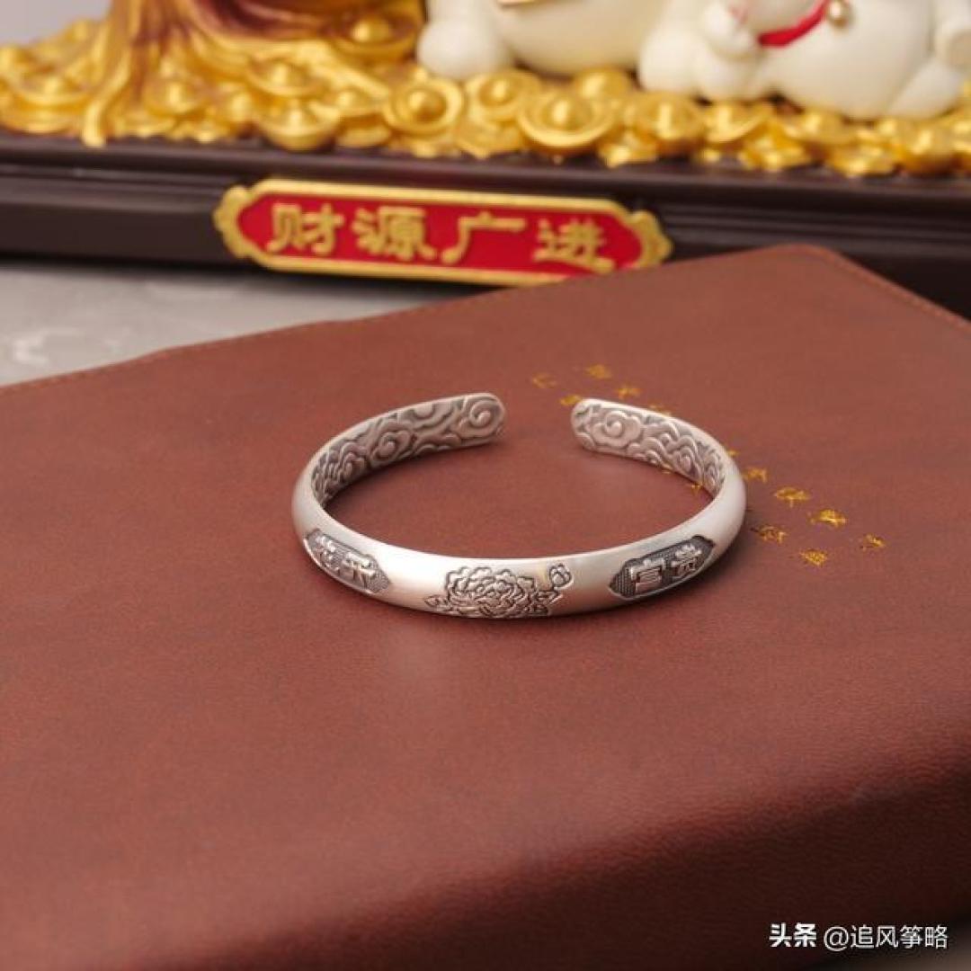 双11买银饰先看内壁钢印｜S925、足银999怎么认，10月26日大盘约13元/克，折完克价再付尾款