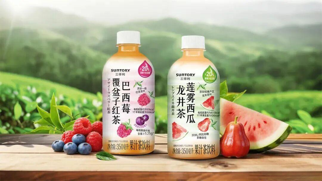 三得利乌龙茶摆满一排:无糖、微甜、果茶,先分清再拿