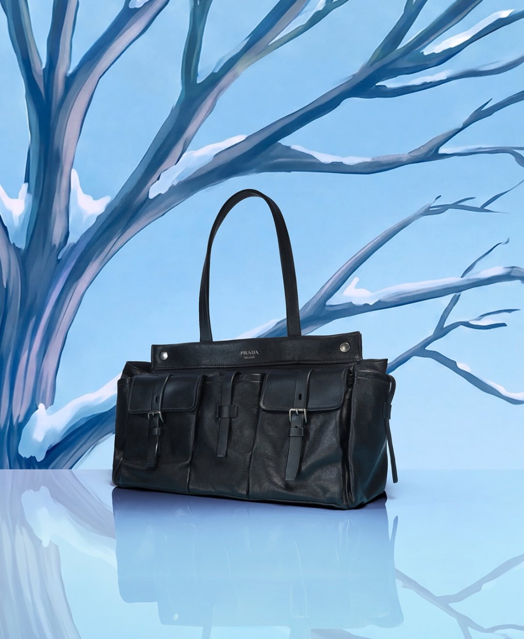同一只 Prada Bonnie,专柜 24500,泰国免税 1.4 万:年底买普拉达,先分清四个价