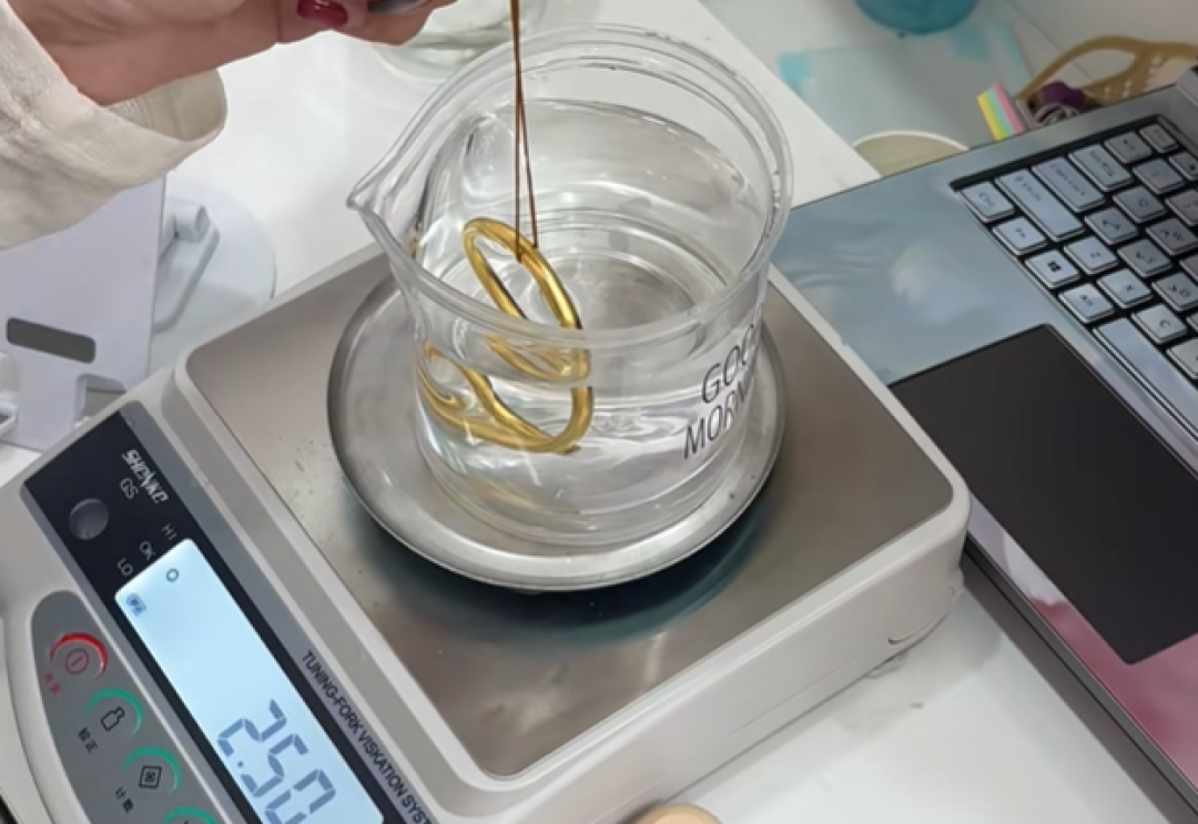 双11到手的金饰先别自己烧|打火机到不了1063℃熔点,居家验金只排除、不盖章