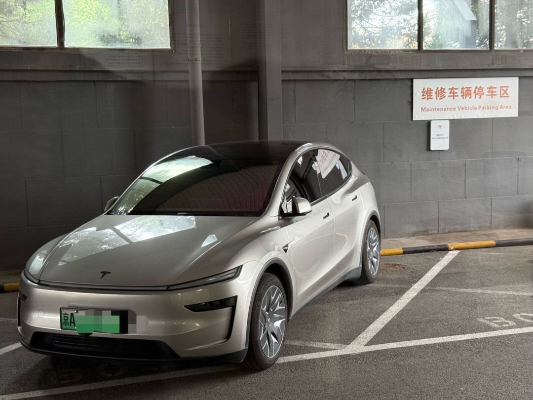 特斯拉Model Y L后轮塌陷：别等召回，先用手指量量间隙