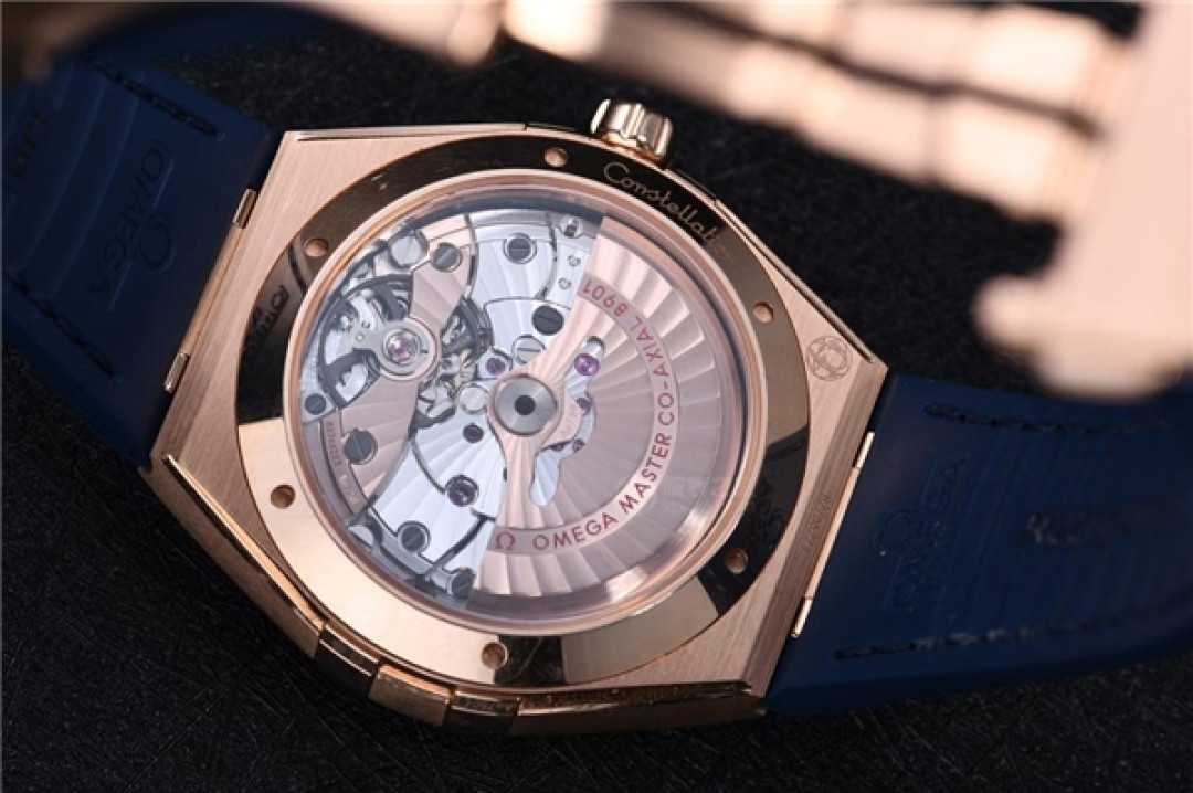 金价4100美元：一块欧米茄金表被熔了，4400元的MoonSwatch含11克18K金