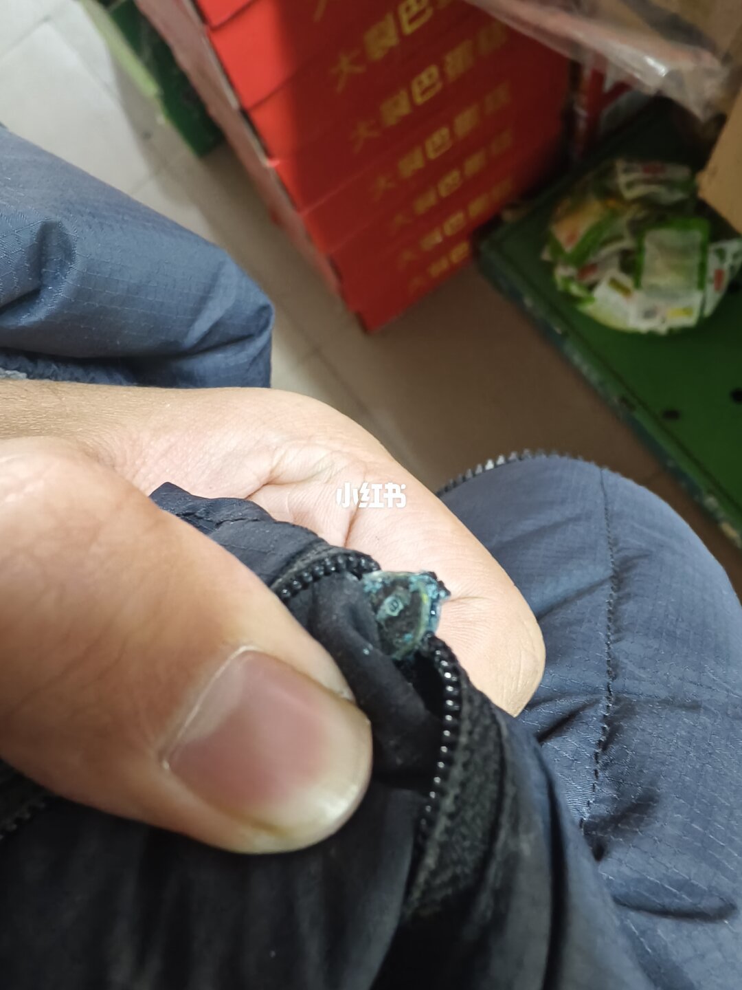 同款黑冰800蓬鹅绒,一件充220克一件只83克,吊牌还差一两个档:双11这波该蹲哪件?