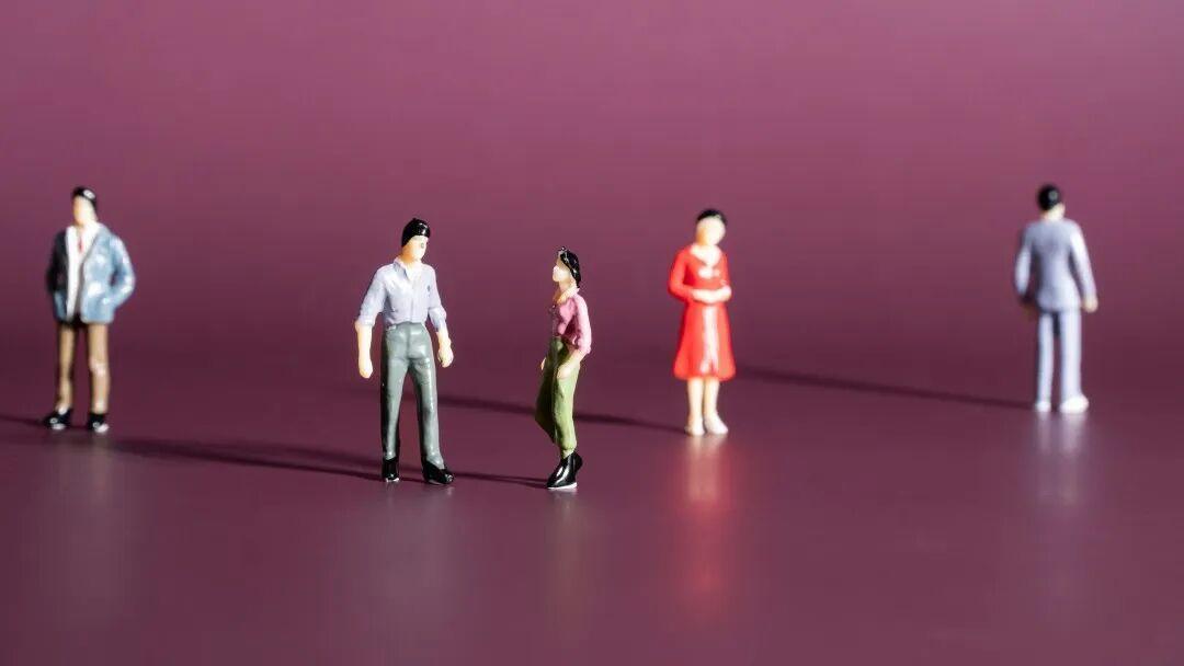 19.9万赞聊情侣的「分寸感」:亲密不是越界的通行证