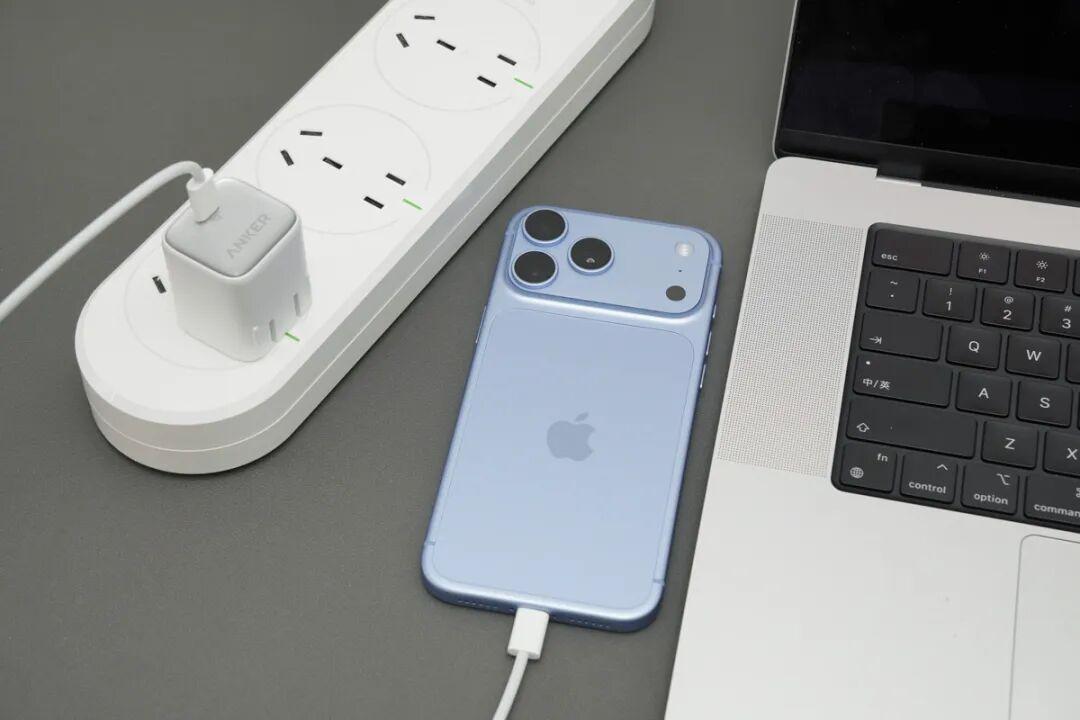 同一款安克充电头，新旧批次适配不一样：双11给iPhone 18配充电头，先分清AVS、PD和批次