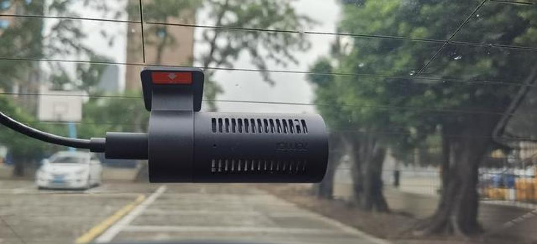 70迈E800的后录4K,先过你后挡玻璃这一关