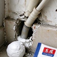 空调孔那个缝，不堵等于给老鼠留了条路