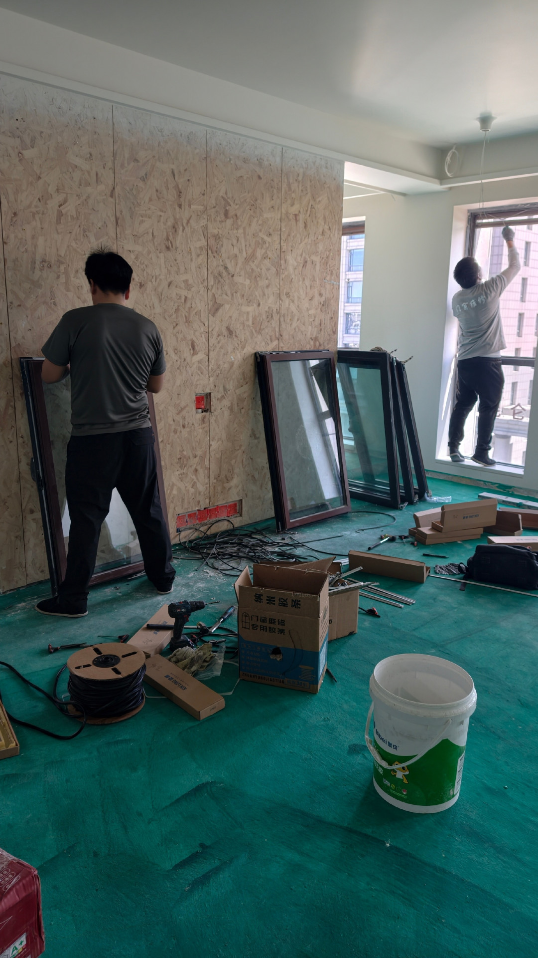 全屋换窗十几万,换合页和胶条1万:老房翻新,先分清「修」和「换」