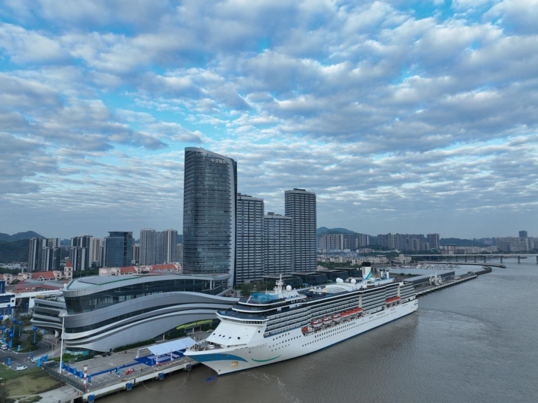 花城号首航：内舱3649、海景5099、阳台5999，第一次订邮轮先分清「有窗」和「有阳台」