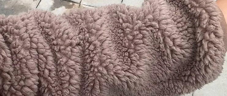 摇粒绒洗一次掉几十万根微塑料，这衣服还能不能穿？