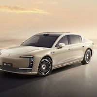 138.8万的尊界S800在巴黎被围观：秀走得漂亮，车还没卖到欧洲