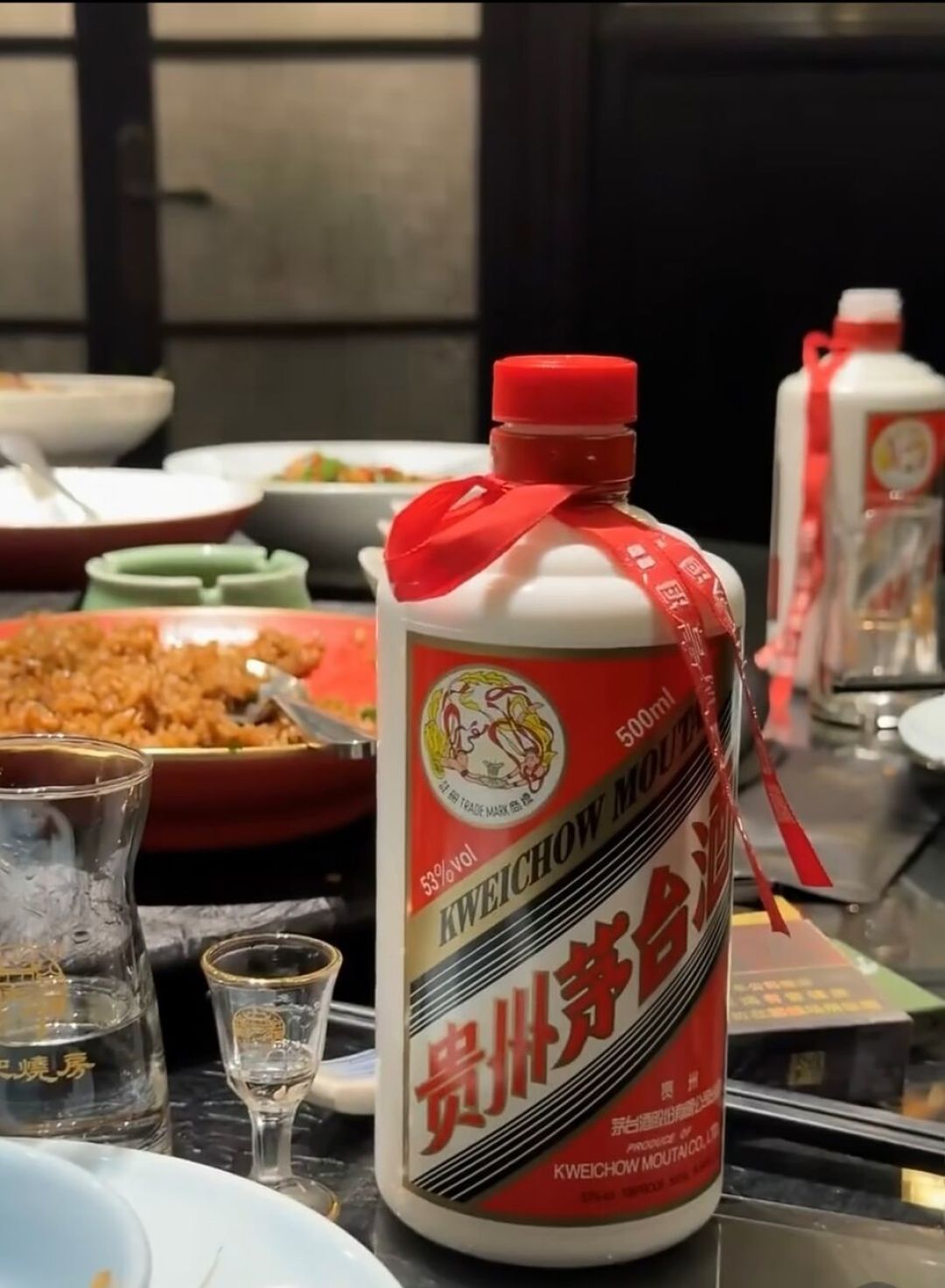 i茅台9:05还能抢到飞天,商务宴请却在减少:茅台在换一批买单的人