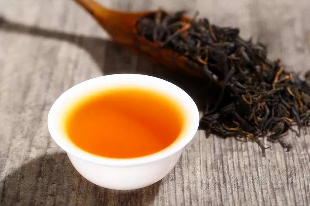 红茶不养胃，它只是没那么伤胃