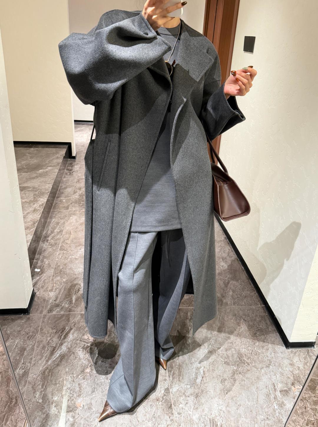 一件大衣三选一：之禾、鄂尔多斯、MaxMara，一万块买料子还是买标