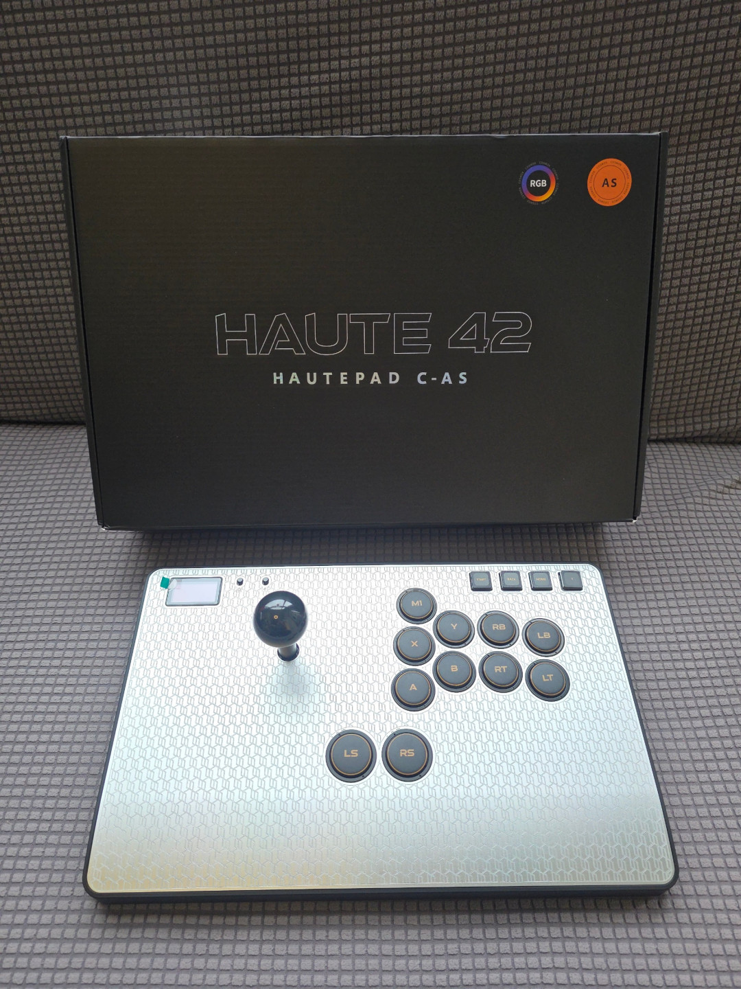 Haute42隔周连发两支新摇杆、爆款格斗杆双11渠道差价86元：换代前先算完手疼、丢招和差价三笔账