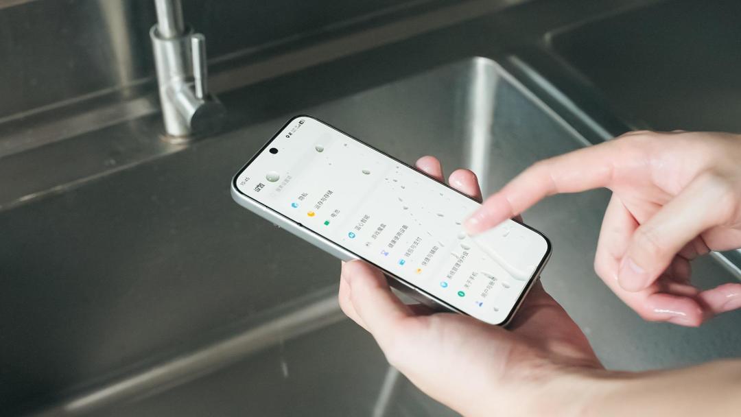 vivo Y600 今天开售,国补 1699:我还是想让你先看 1529 的 Y600 Pro,电池更大、充电快一倍