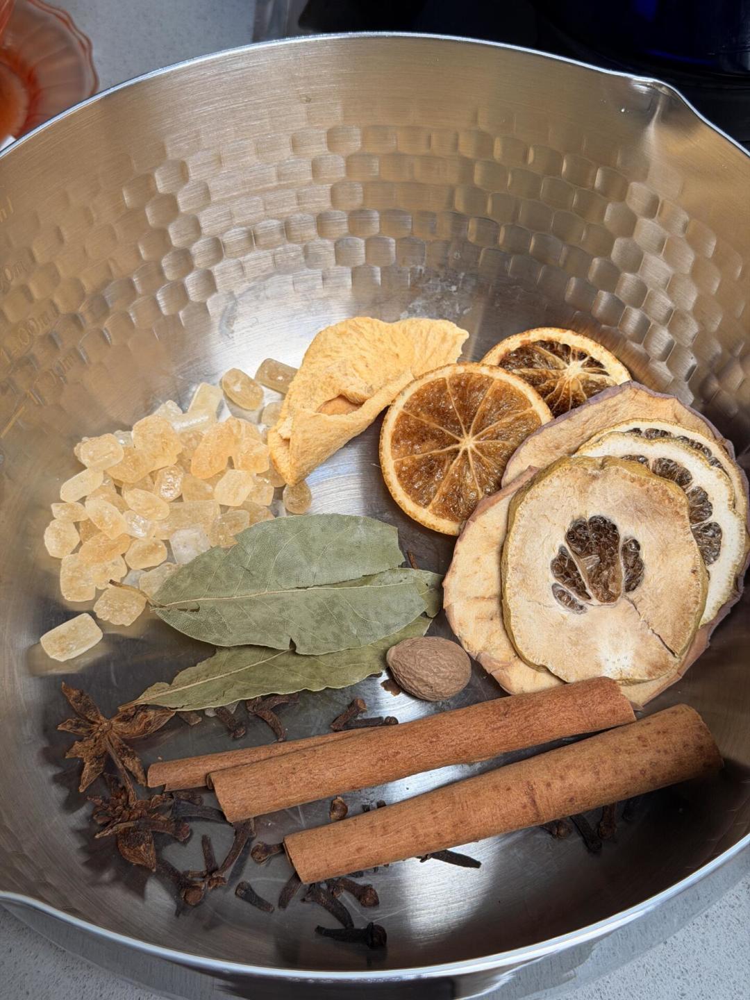 今年冬天第一锅热红酒,别煮沸、别用贵酒、别指望它没酒精