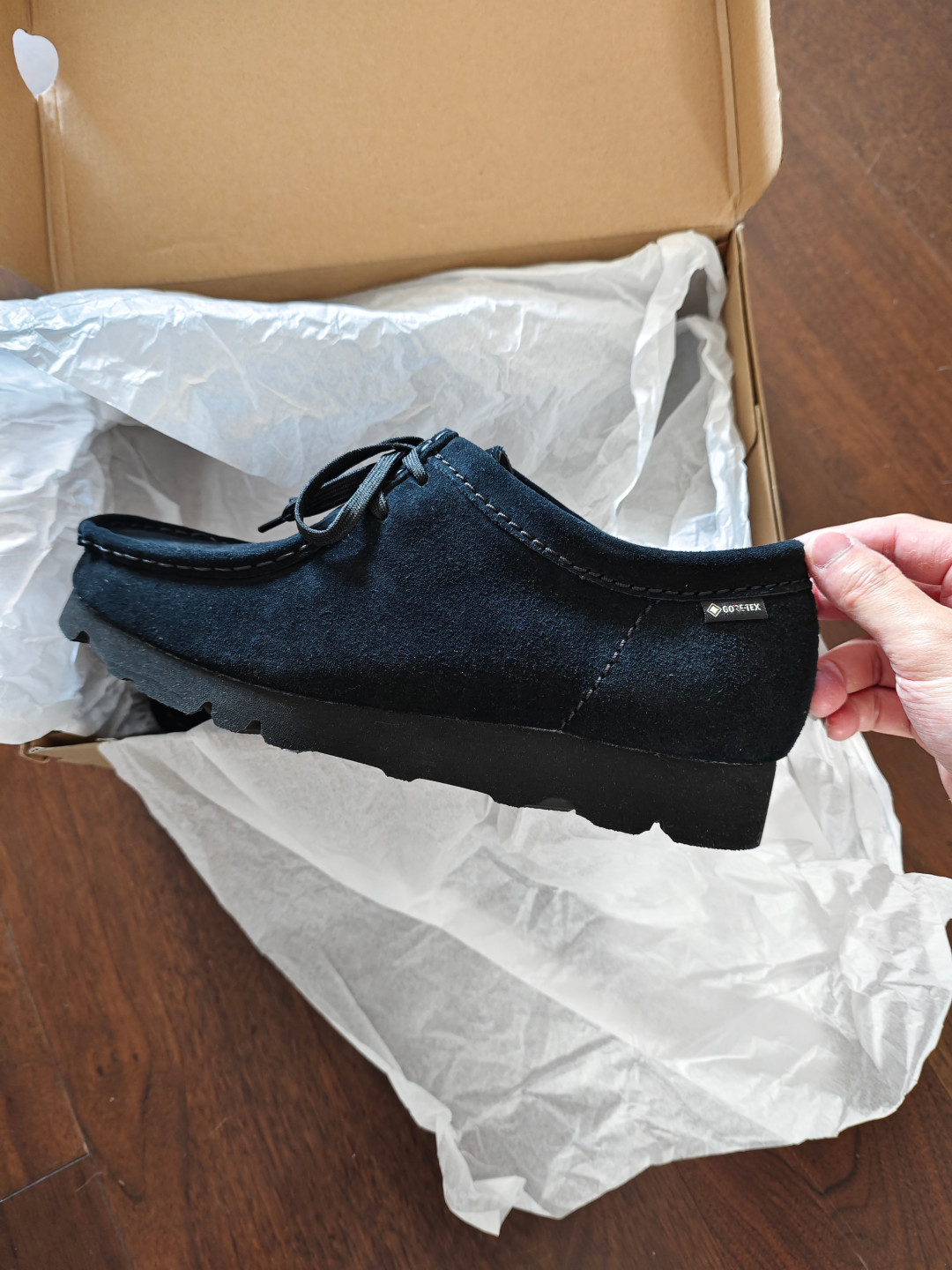 袋鼠鞋换了副登山底:Moncler×Clarks联名开卖,看懂这三双再决定掏不掏溢价
