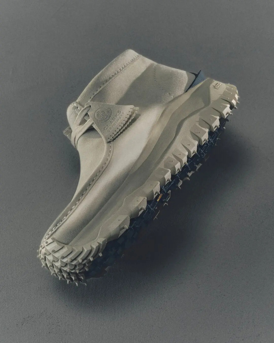 袋鼠鞋换了副登山底:Moncler×Clarks联名开卖,看懂这三双再决定掏不掏溢价
