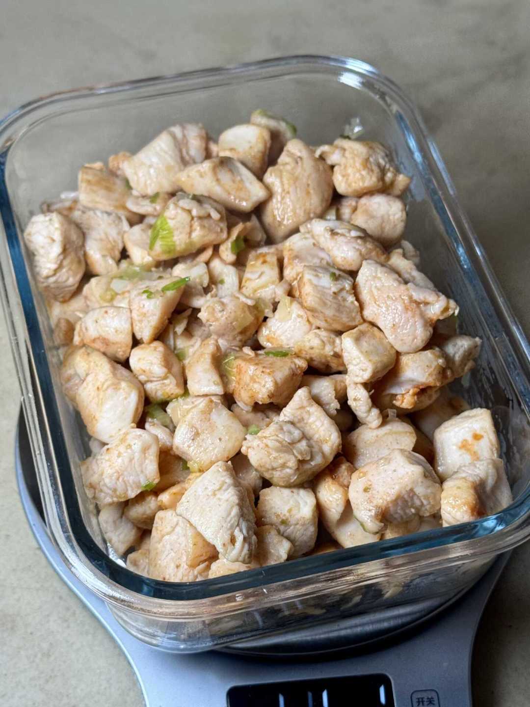 乳清一年涨了近九成,蛋价却跌回4块:ON桶主换鸡胸肉的三本账,我算完了——换不换看你每天几勺