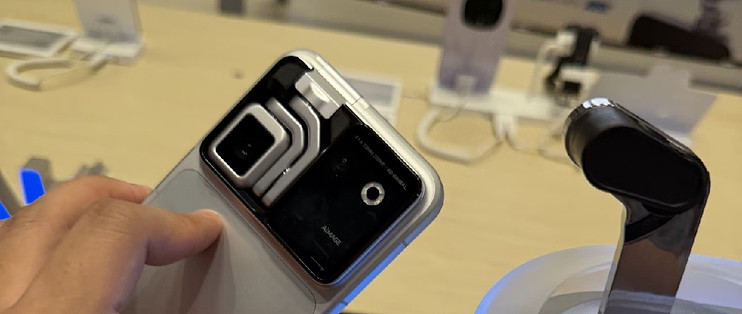 荣耀Robot Phone，噱头拉满，产品并不成熟