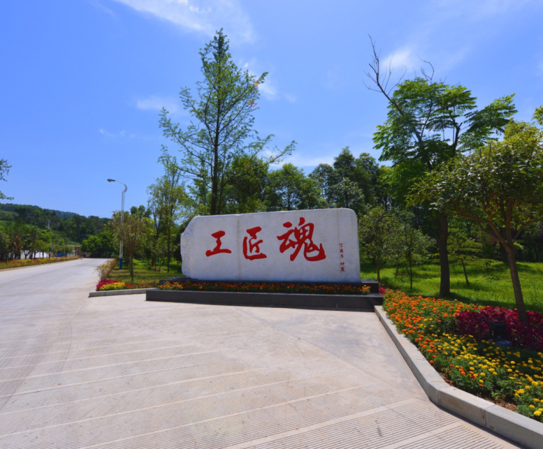 把高洲的24条测评摆完:高度线一边倒夸,口粮线一边倒喷,广告词已经跨平台刷屏