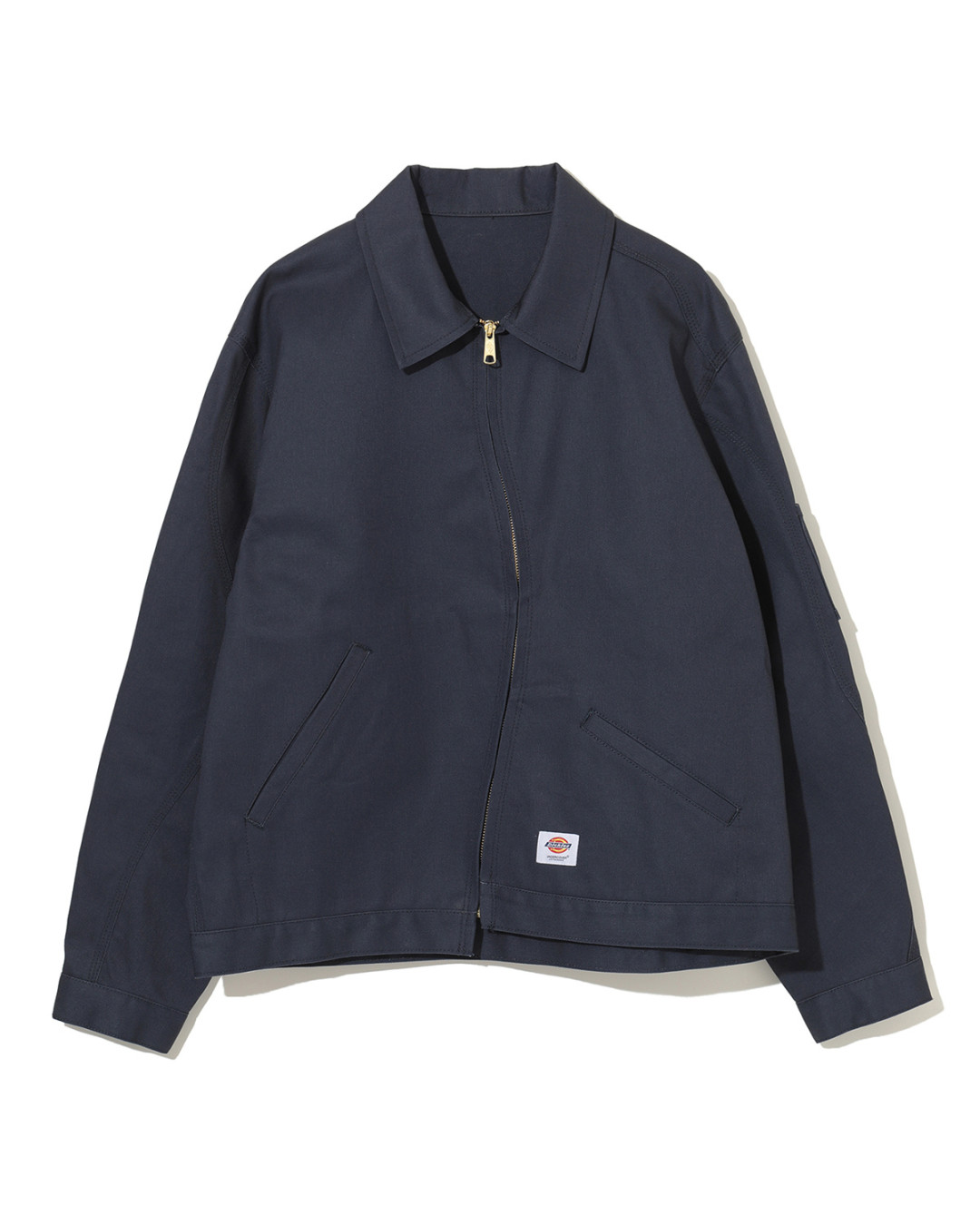 Dickies 的联名，改衣服的和印图案的不是一回事