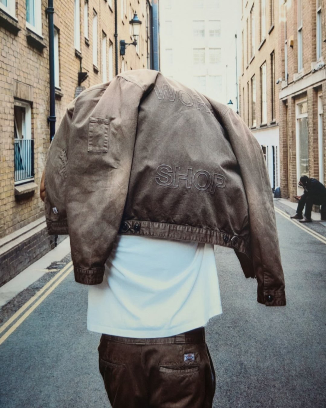 Dickies 的联名，改衣服的和印图案的不是一回事